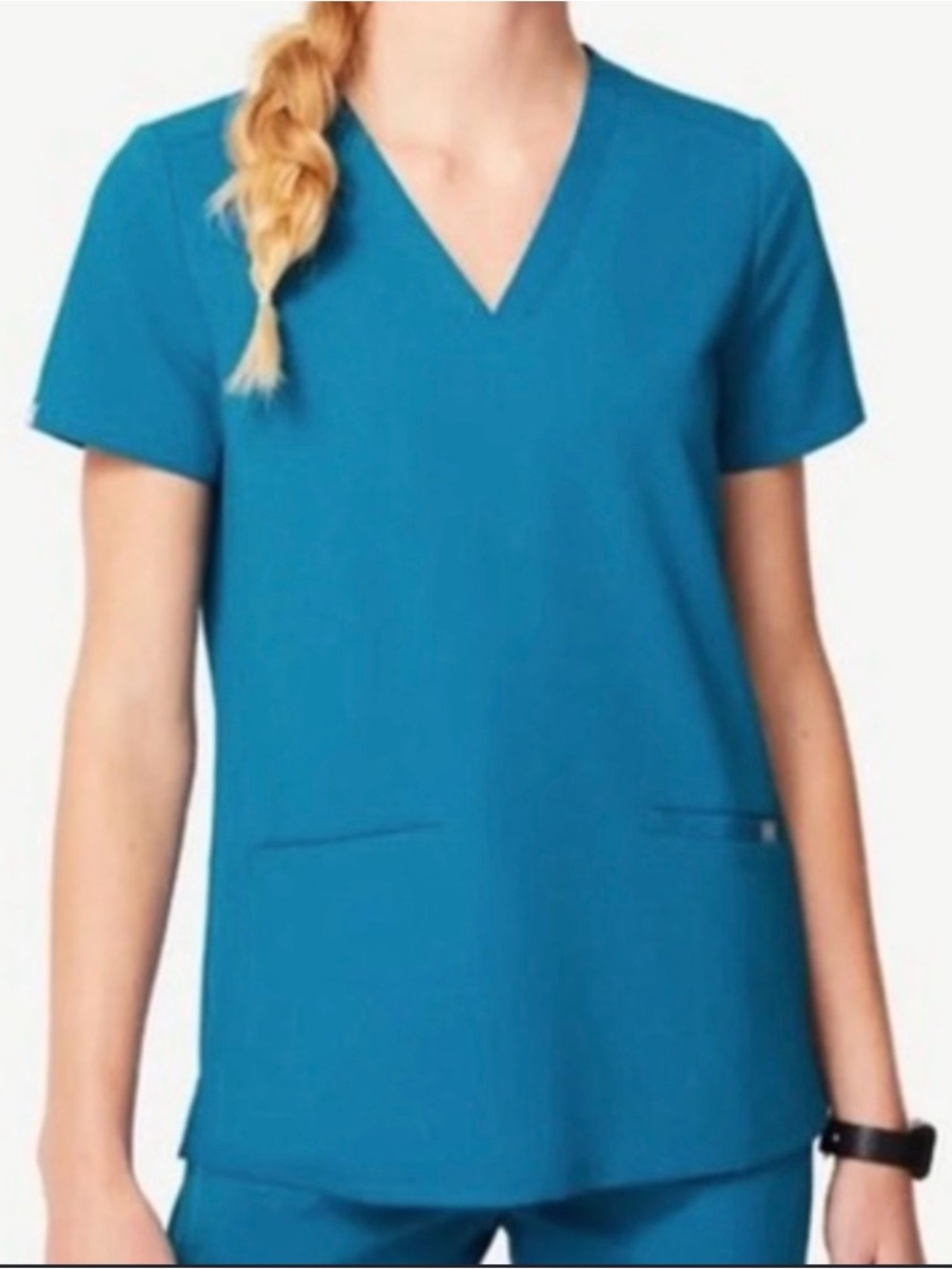 Blue FIGS Casma Scrub Top featuring a classic V-neck size XS